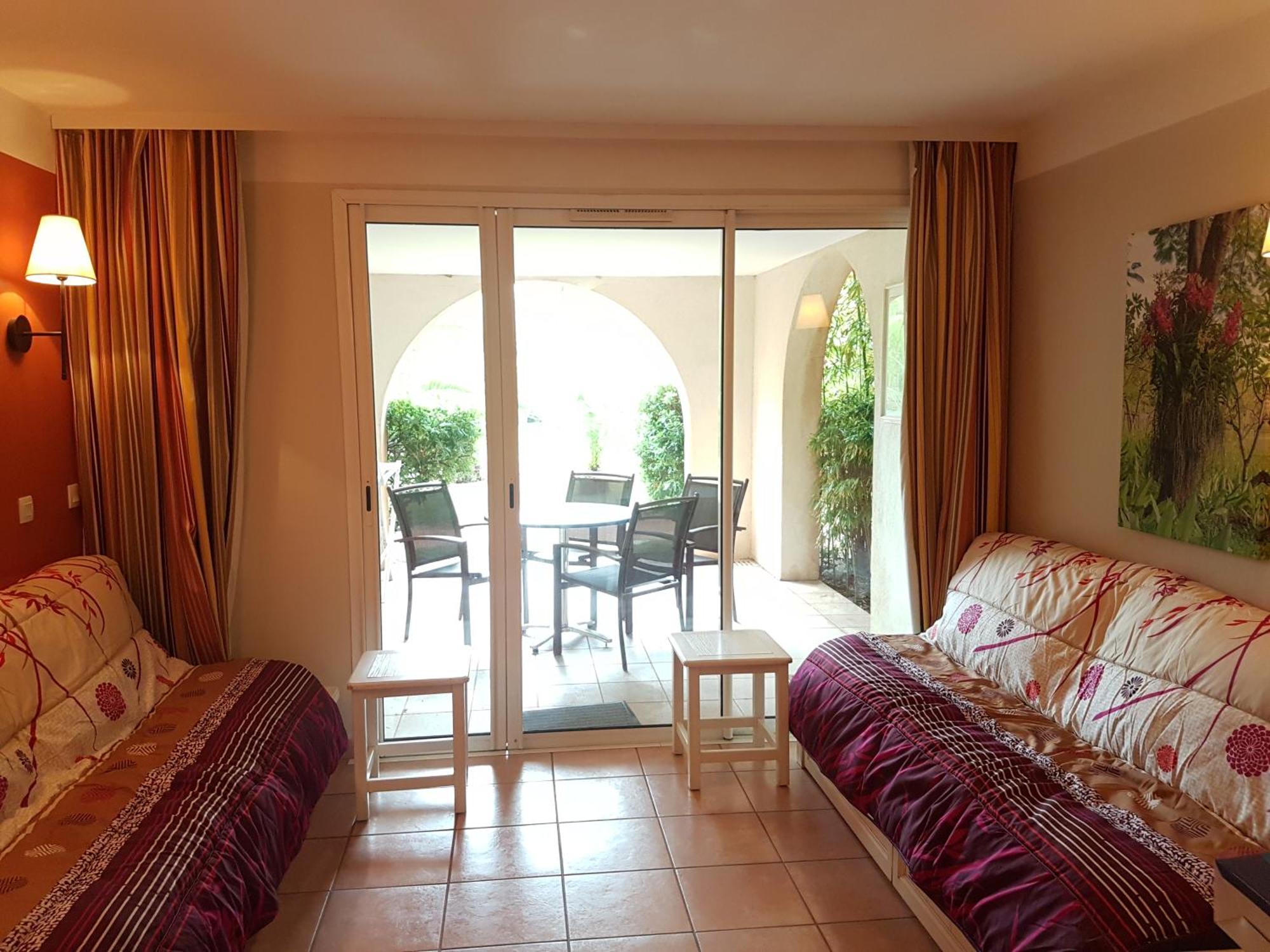 Les Ecrins De La Badine - Hameaux Apartment Hyeres Luaran gambar