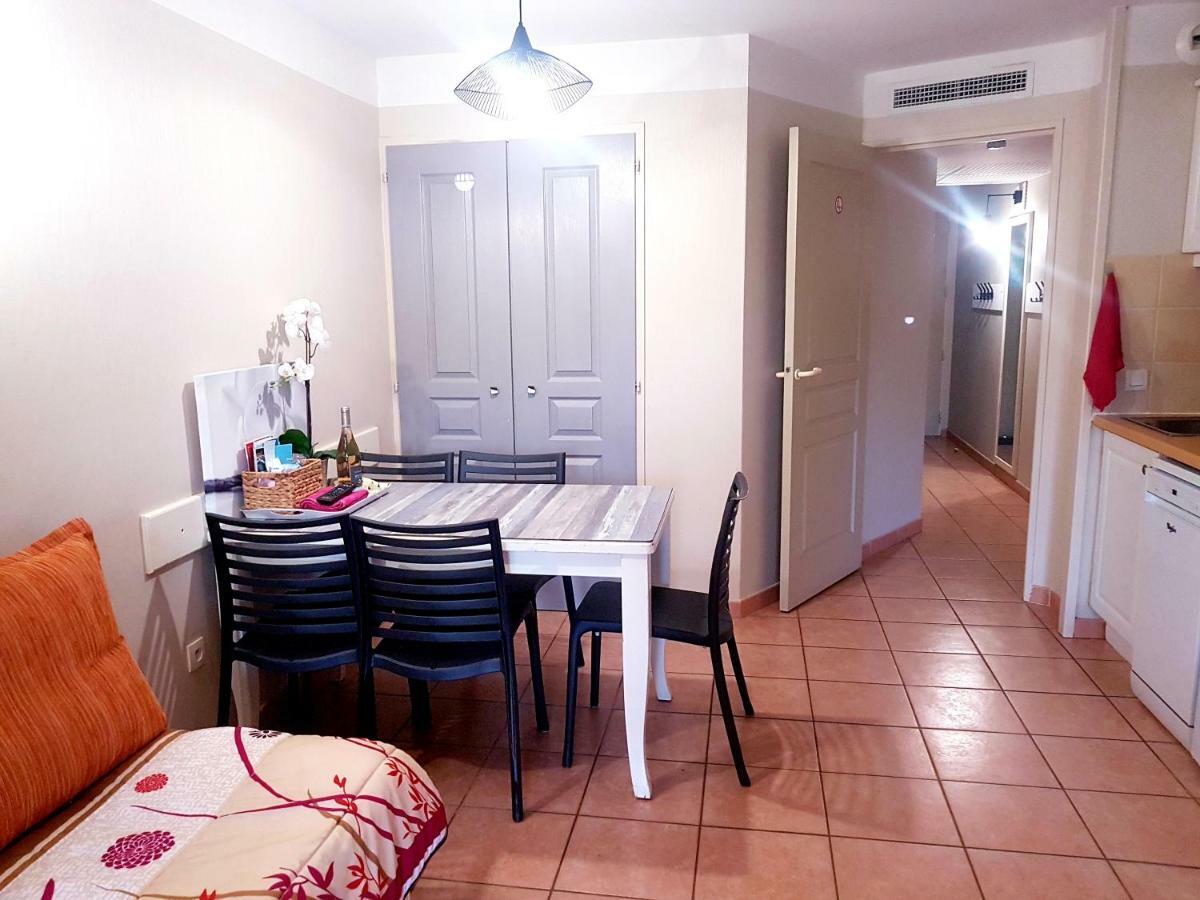 Les Ecrins De La Badine - Hameaux Apartment Hyeres Luaran gambar